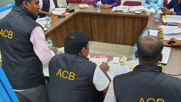 ଜଳ ଜୀବନ ମିଶନରେ ୯୦୦ କୋଟି ଟଙ୍କାର ଦୁର୍ନୀତି: ୧୫ ସ୍ଥାନରେ ଏସିବି ଚଢ଼ଉ, ୯ ଗିରଫ