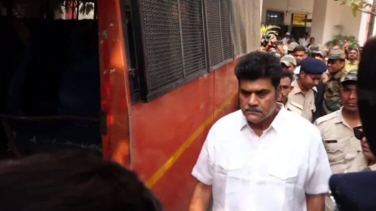 ପୂର୍ବତନ ବିଧାୟକ ବିକ୍ରମ ପଣ୍ଡା ଓ ବିଜେଡି ନେତା ମଦନ ଦଳେଇ ଏମ୍.କେ.ସି.ଜି. ରେ ଭର୍ତ୍ତି