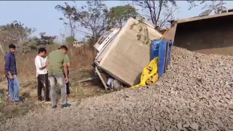 ଟ୍ରକ୍-ପୋଲିସ୍ ଭ୍ୟାନ୍ ମୁହାଁମୁହିଁ ଧକ୍କା, ୫ ପୋଲିସ୍ କର୍ମଚାରୀ ମୃତ