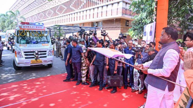 ୨୮ଟି ନୂତନ ୧୦୮ ଆମ୍ବୁଲାନ୍ସର ଶୁଭାରମ୍ଭ କଲେ ମୁଖ୍ୟମନ୍ତ୍ରୀ ମାଝୀ